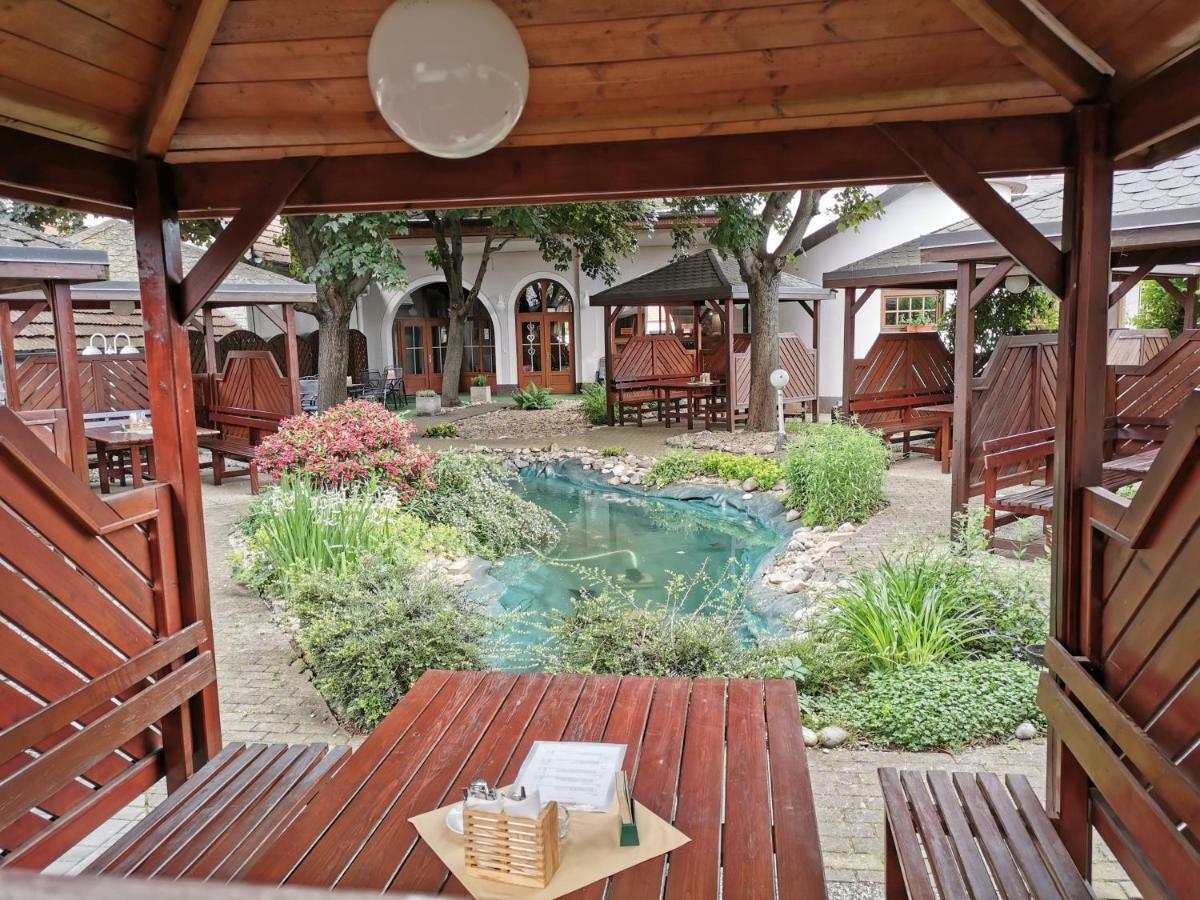 Hotel U Racka Ostrožská Nová Ves 외부 사진